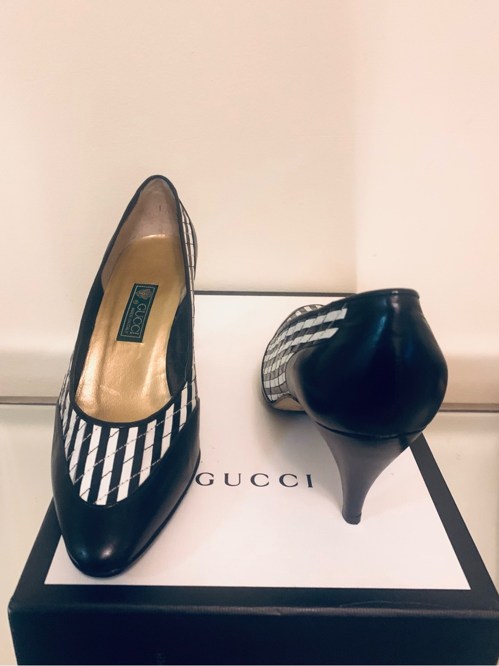 GUCCI[Vintage]Handcrafted Striped Pump-Size 6.0/ 6.5-Blk/Wht RARE FIND! READ!